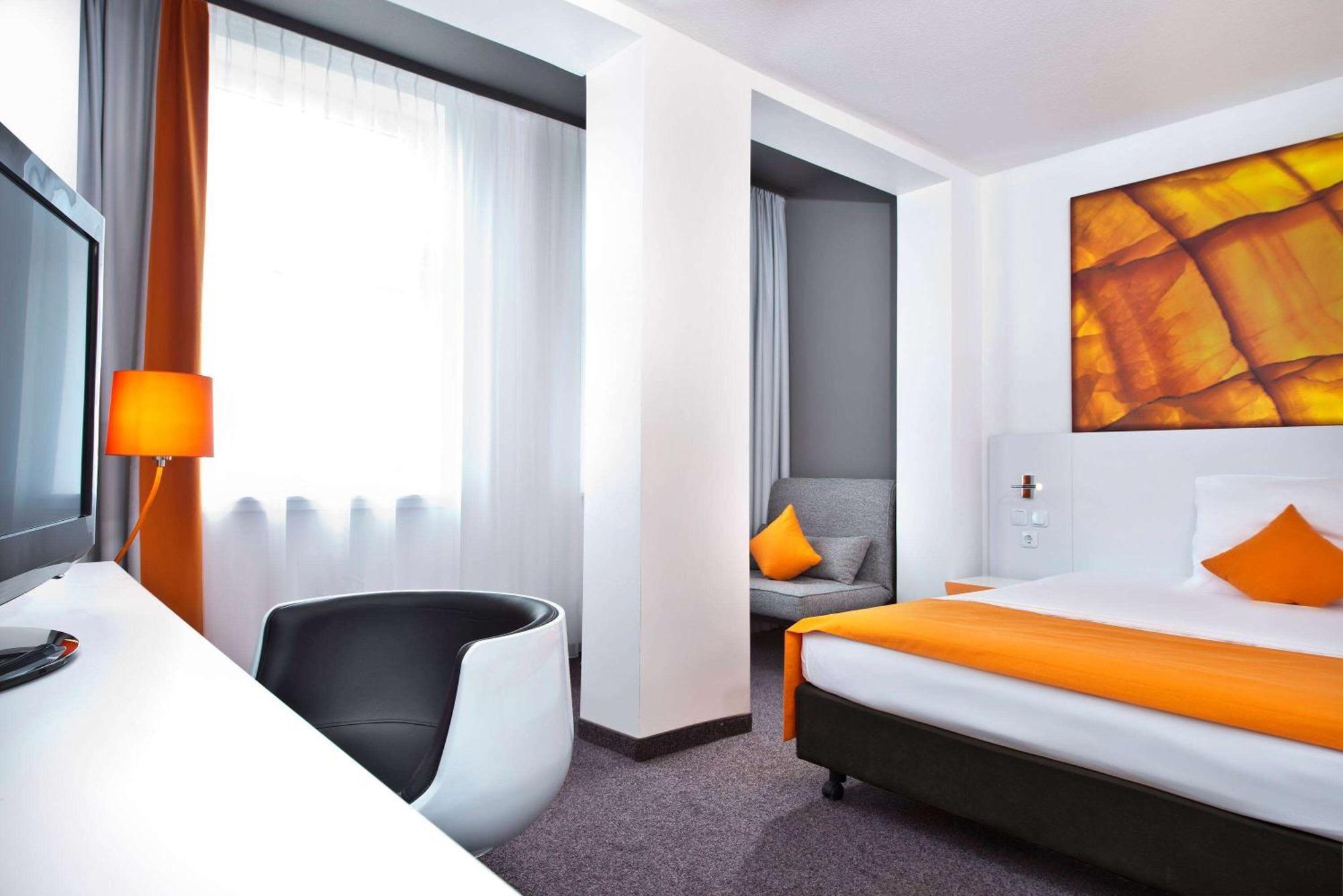 Wyndham Garden Centre Koenigsallee Hotel